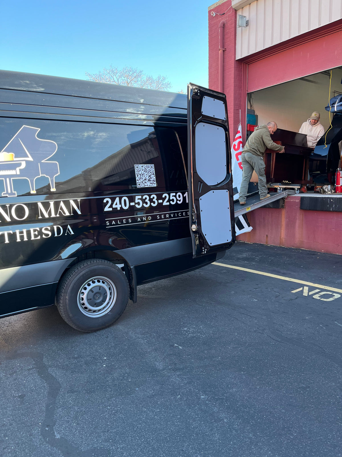 Professional piano moving