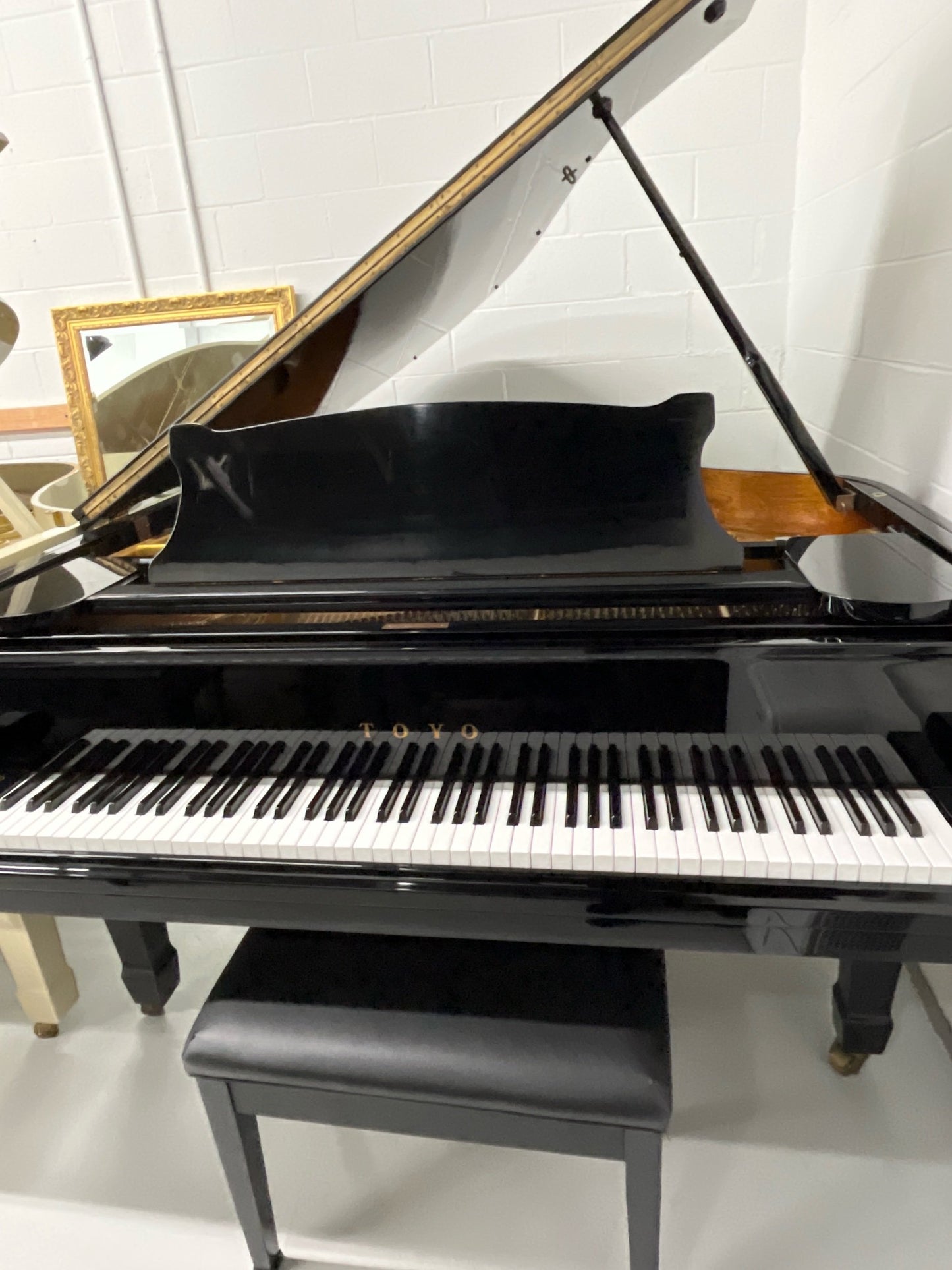 Toyo A-35 Grand Piano