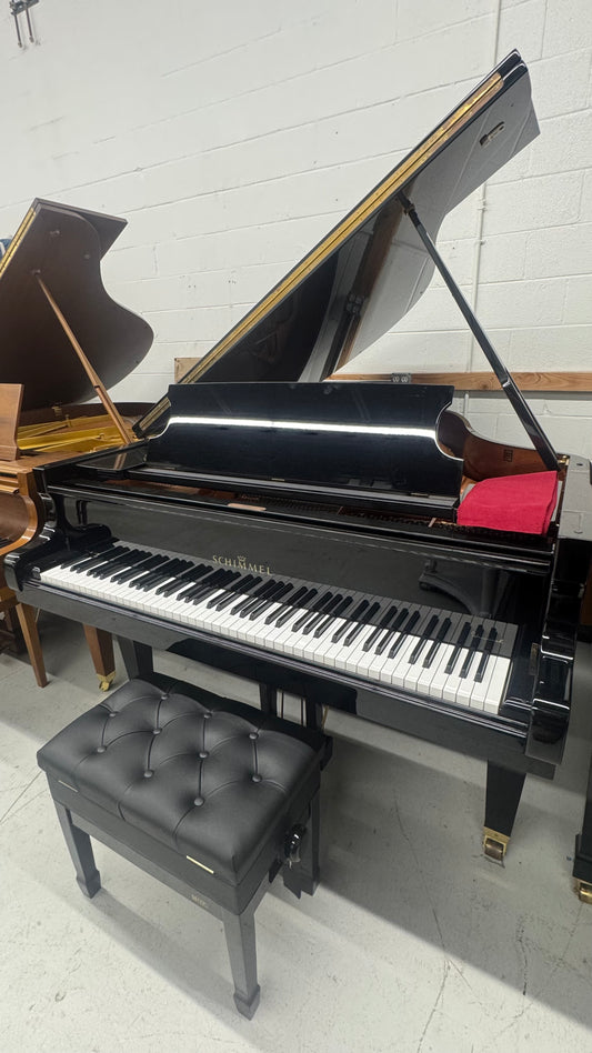 SCHIMMEL SP Baby Grand