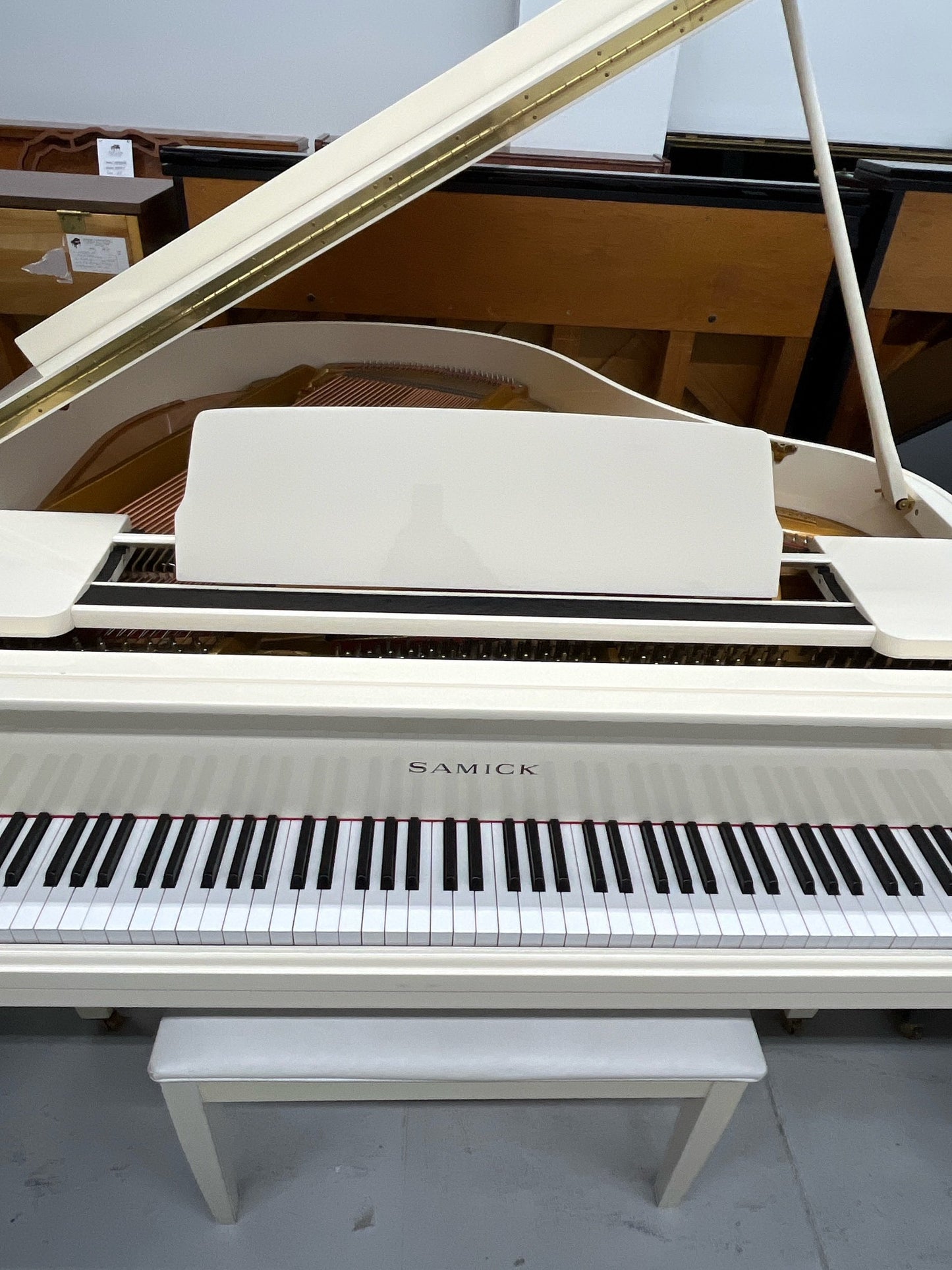 Samick SG140A Petite Grand Piano